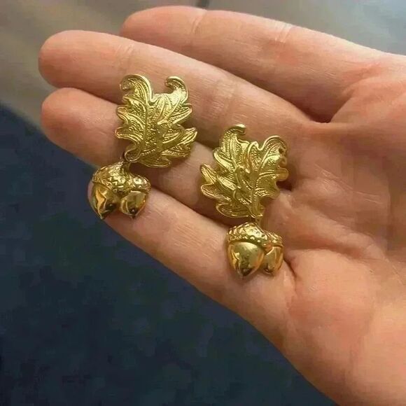 Gold Acorn Dangle Drop Vintage Earrings for Pierced Ears 1960’s - Picture 4 of 5